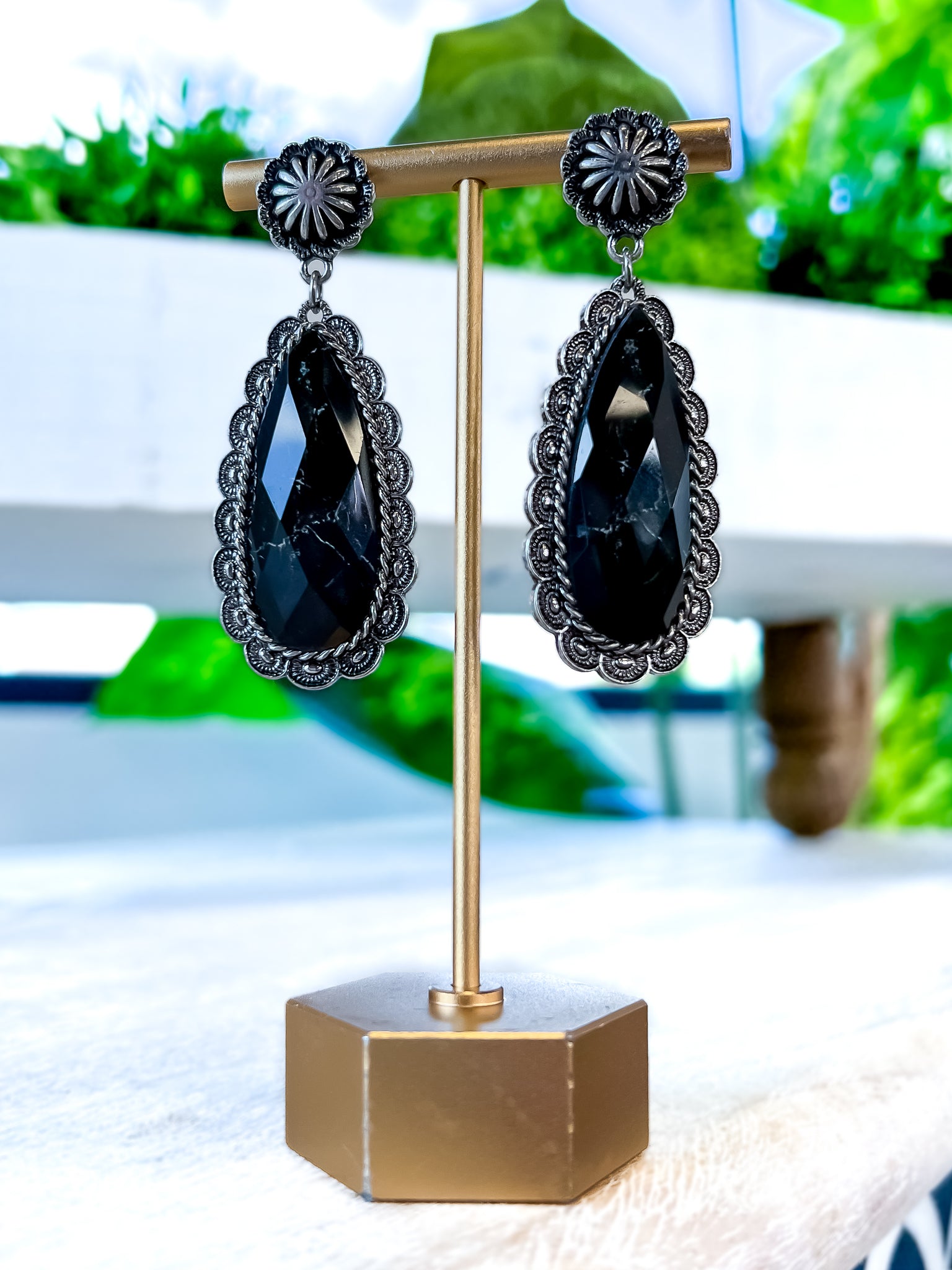Resin Stone Earrings | Black