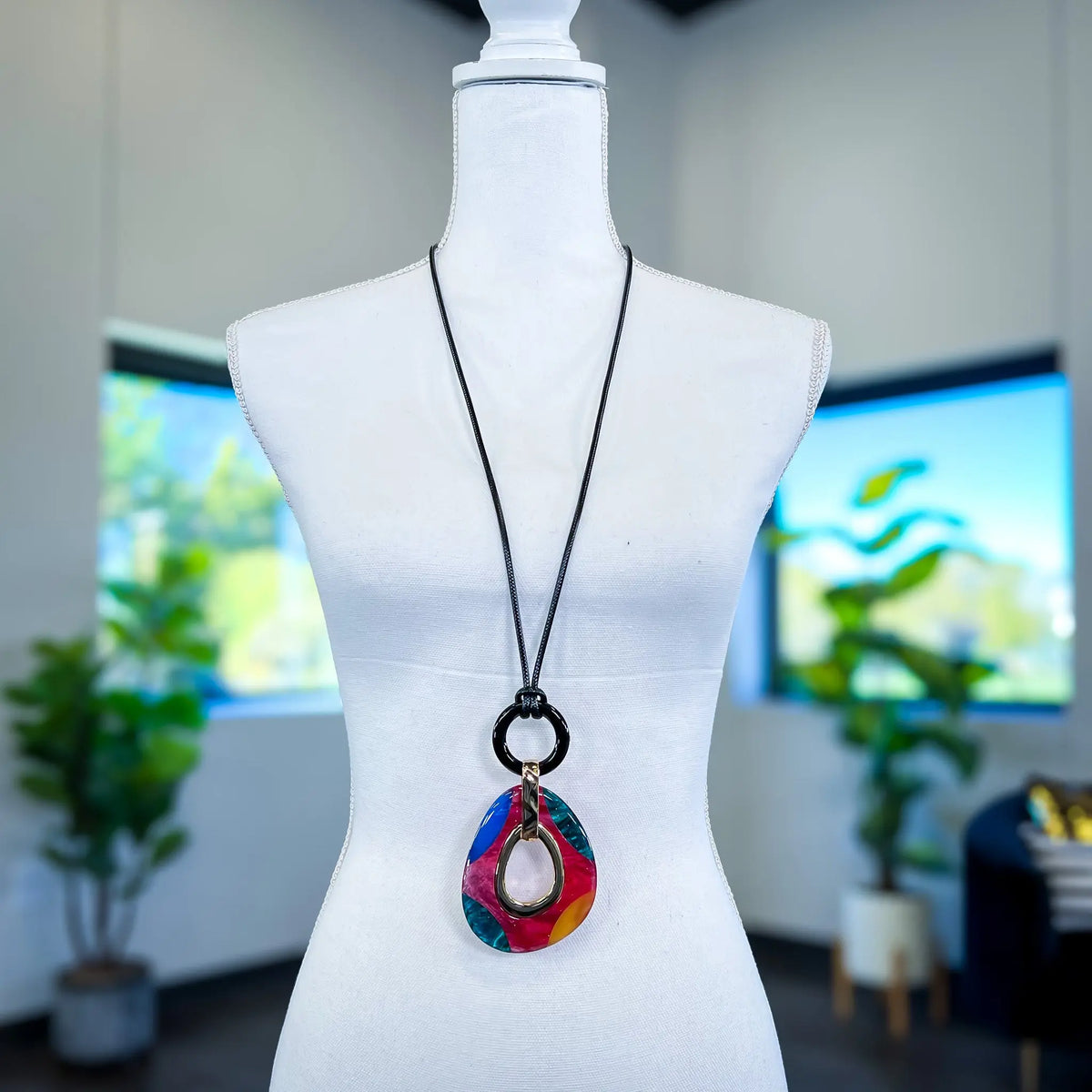 Resin Pendant Necklace Set | Multi LA Jewelry Plaza