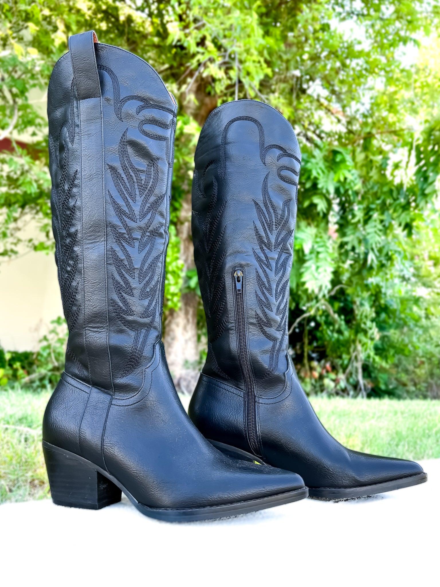Black Samara Boots - The ZigZag Stripe