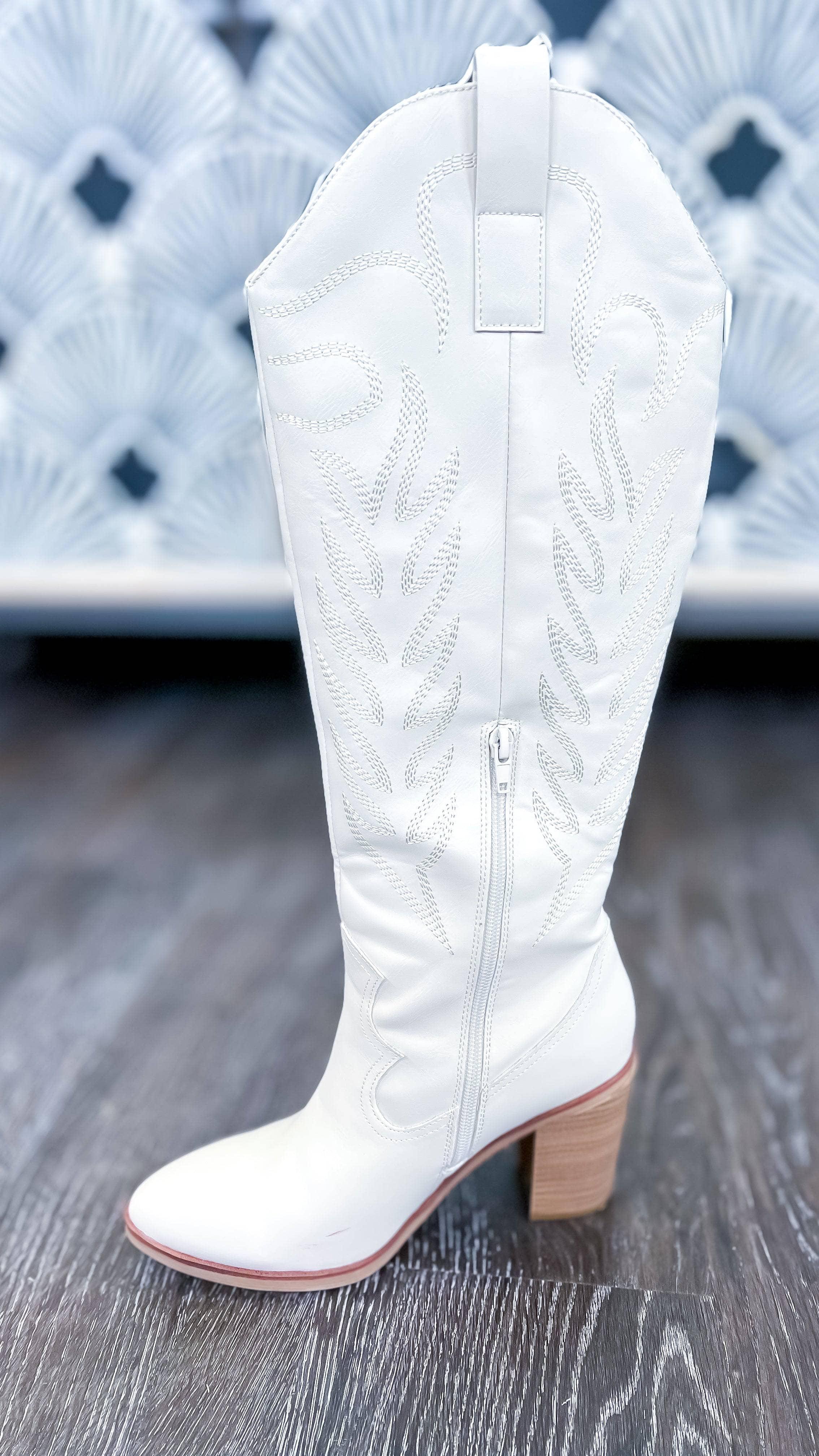 Ivory Dakota Boots - The ZigZag Stripe