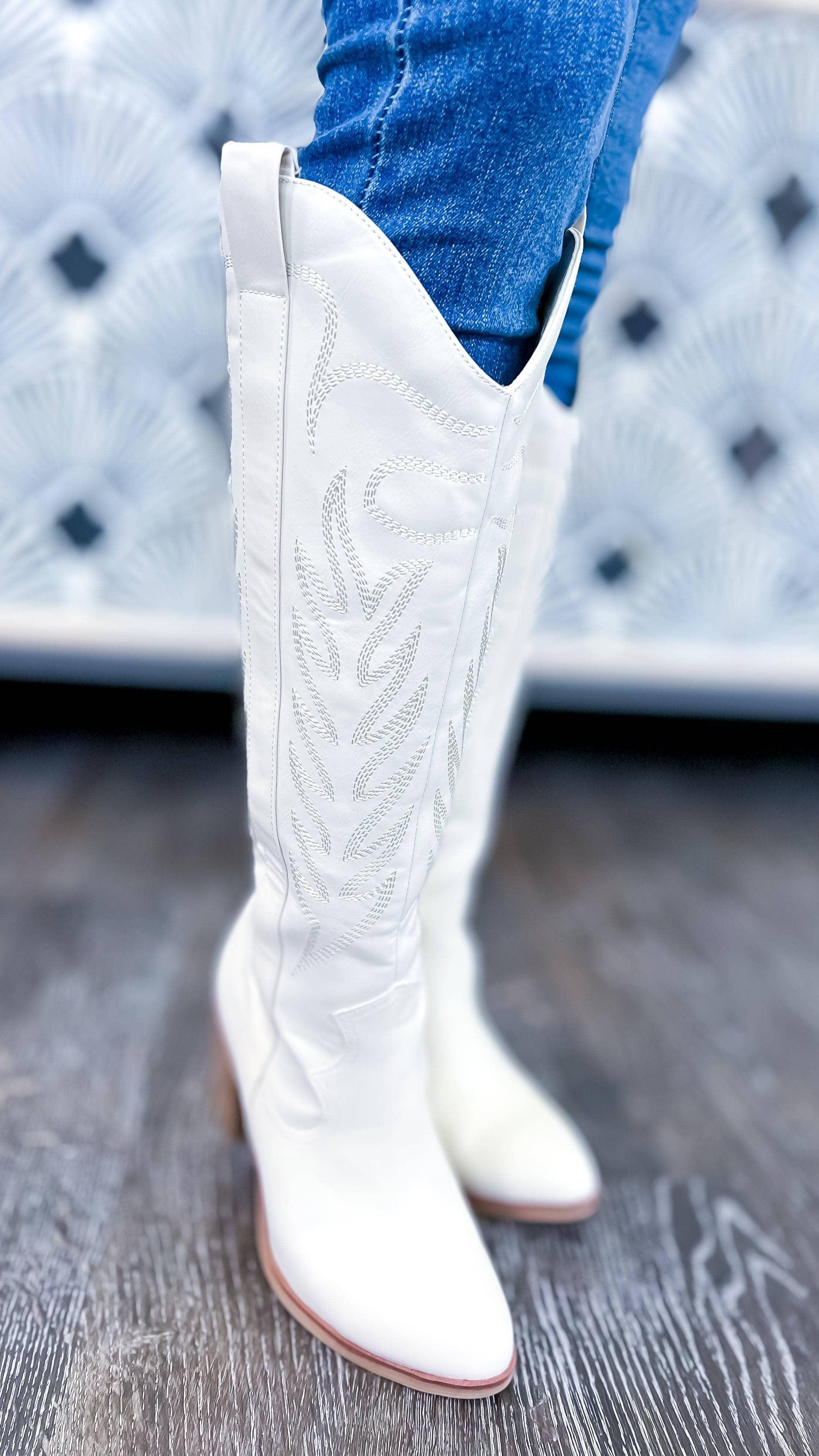 Ivory Dakota Boots - The ZigZag Stripe