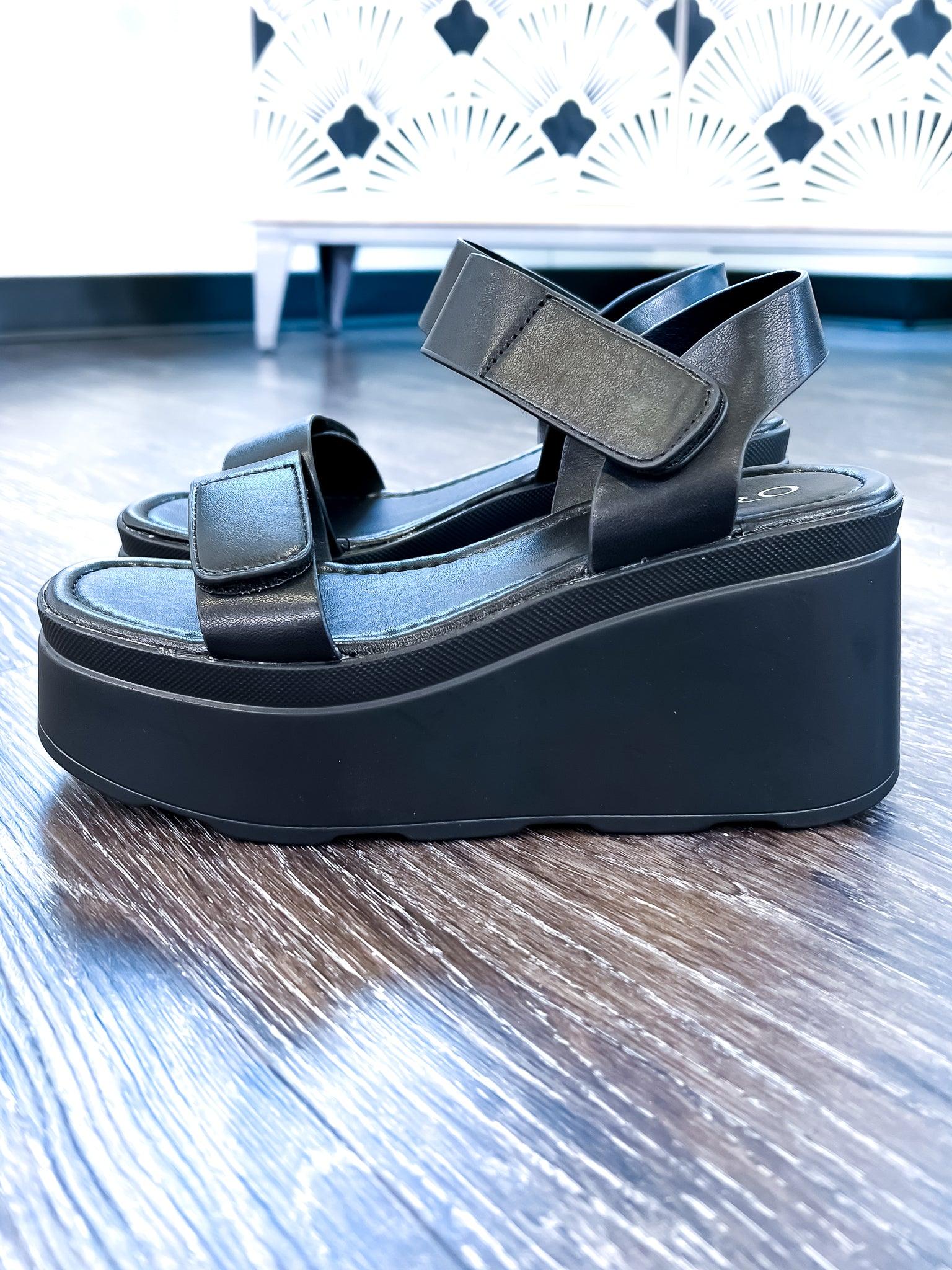 Ronda Platform Sandals | Black - The ZigZag Stripe